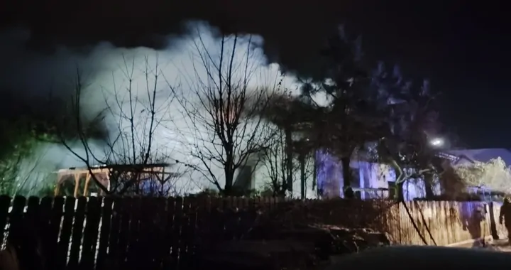 Ogromny pożar domu we wsi Ludwinów