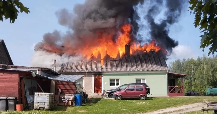Pożar domu w Asunach