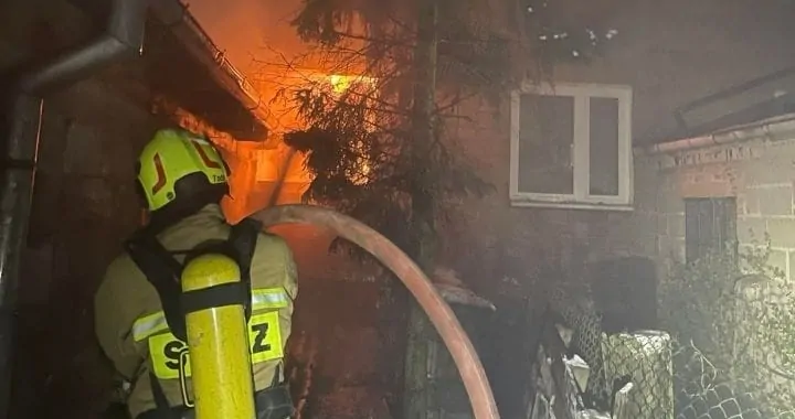 POŻAR WE WSI SZKARADA