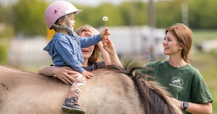 Wspieramy 21 koni terapeutów