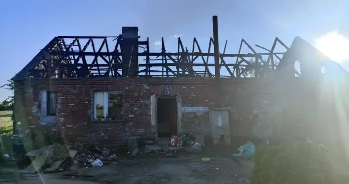 Ogromny pożar domu w Wydrznie