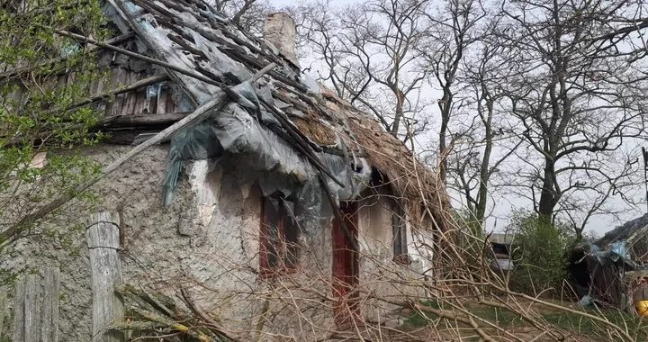 Dach wali się na głowę Panu Stasiowi - Nie bądźmy obojętni