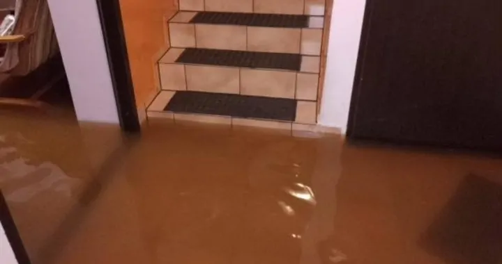 Mieszkanie Babci Uli i Dziadka Andrzeja - powodzianie