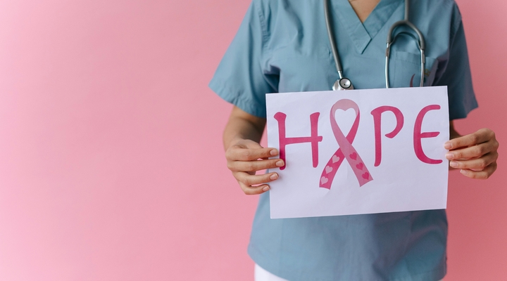 Zbiórka na leczenie raka – jak ją prowadzić, by przyniosła realną pomoc?