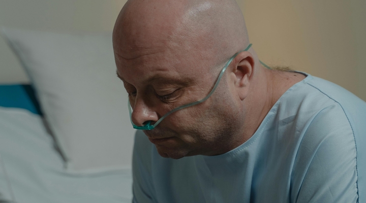 Genetyczny test na raka jelita grubego. Ile kosztuje i kiedy warto zrobić to badanie?